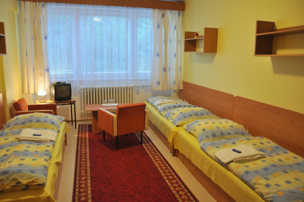 Hotel Komarov Brno Buitenkant foto