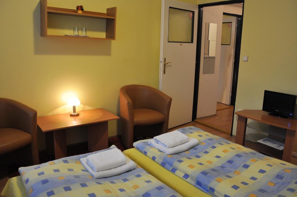 Hotel Komarov Brno Buitenkant foto