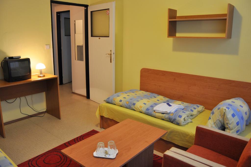Hotel Komarov Brno Buitenkant foto