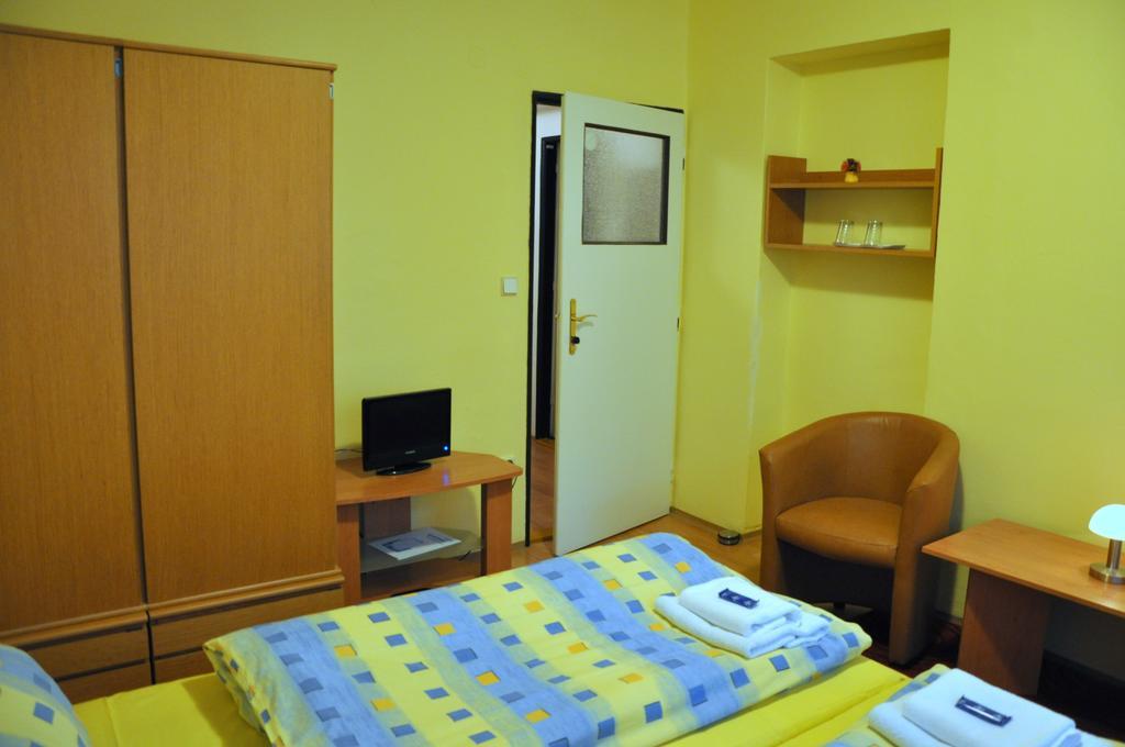 Hotel Komarov Brno Buitenkant foto