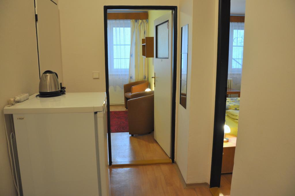 Hotel Komarov Brno Buitenkant foto