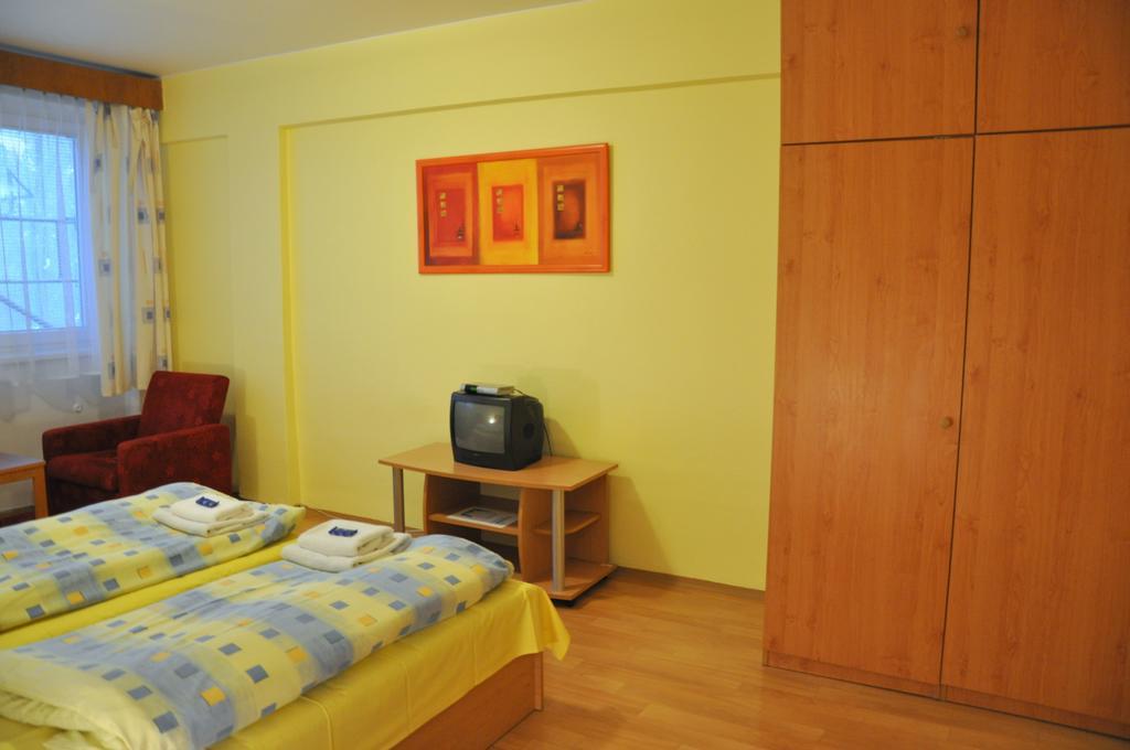 Hotel Komarov Brno Buitenkant foto