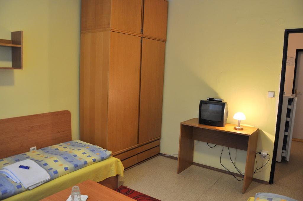 Hotel Komarov Brno Buitenkant foto